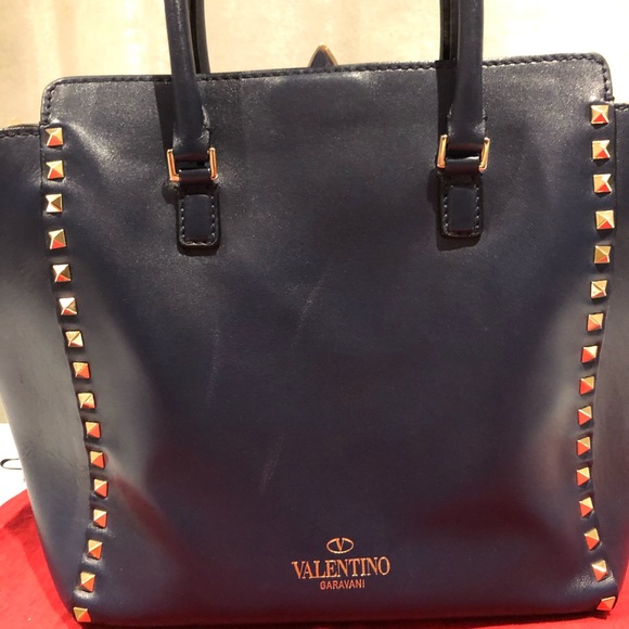 Valentino Garavani Rockstud Tote - Picture 5 of 8